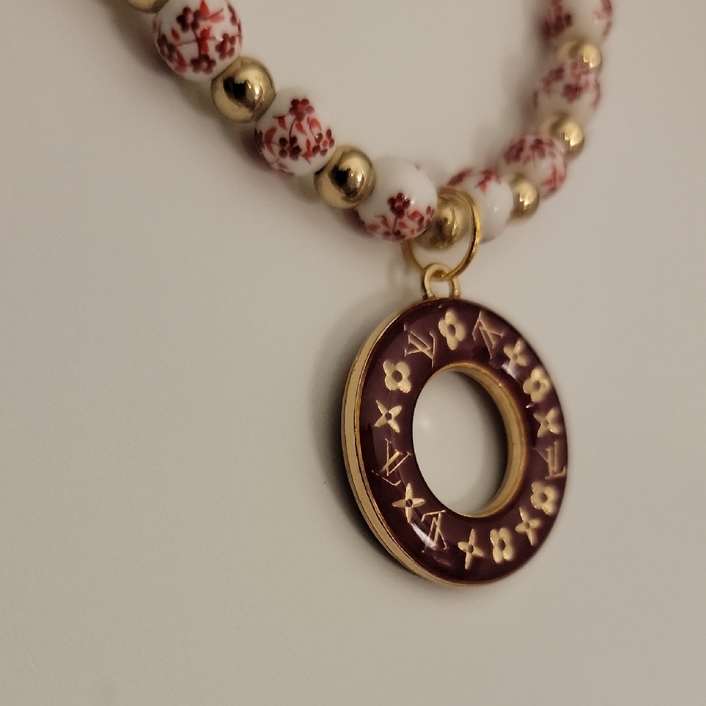 Floral Elegant Burgundy Beaded Necklace with LV Donut - Picture 7 of 10